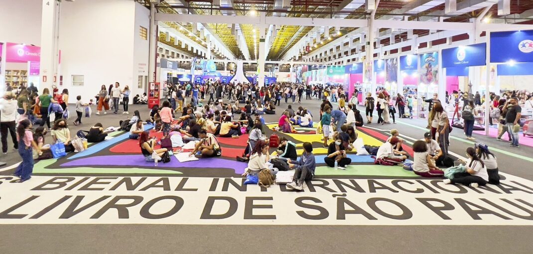 bienal-do-livro-de-sp:-apos-lotacao-em-2022,-evento-volta-maior-e-mais-espacoso