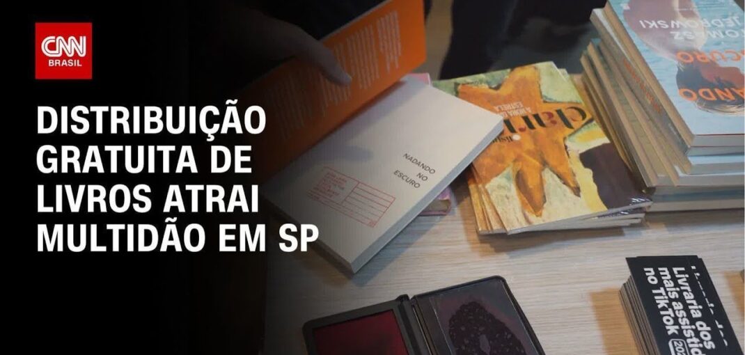 distribuicao-gratuita-de-livros-atrai-fila-de-leitores-na-regiao-da-paulista